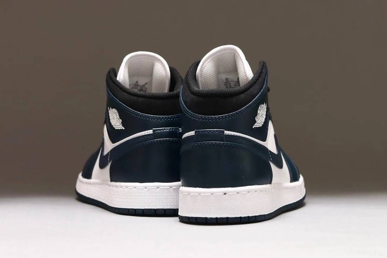 【スニダンで購入可】4/27発売 Nike Air Jordan 1 Mid "Dark Teal" 抽選/定価/販売店舗まとめ 2枚目