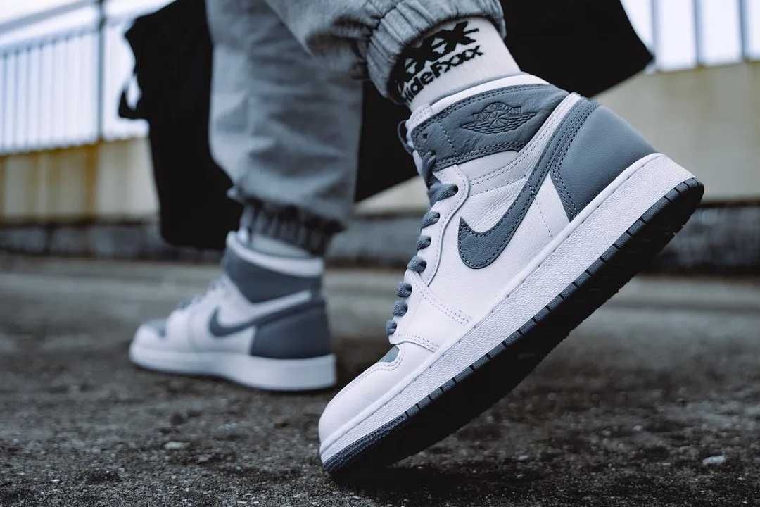 【スニダンで購入可】8/27発売 Nike Air Jordan 1 High OG "Stealth" 抽選/定価/販売店舗まとめ 10枚目