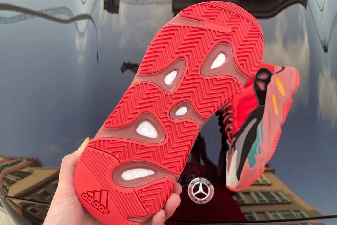 【スニダンで購入可】6/17発売 adidas Originals YEEZY Boost 700 "Hi-Res Red" 抽選/定価/販売店舗まとめ 4枚目