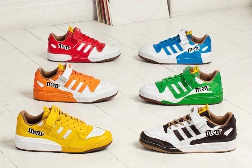 エム・アンド・エム
さんごチェア(35chair)
ワインレッドxベージュ m&m's × adidas Forum Low