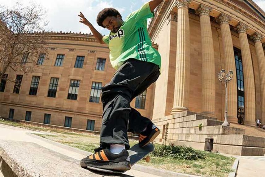 【スニダンで購入可】5/14発売 Jamal Smith × adidas Adimatic "Core Black/Orange Rush" 抽選/定価/販売店舗まとめ