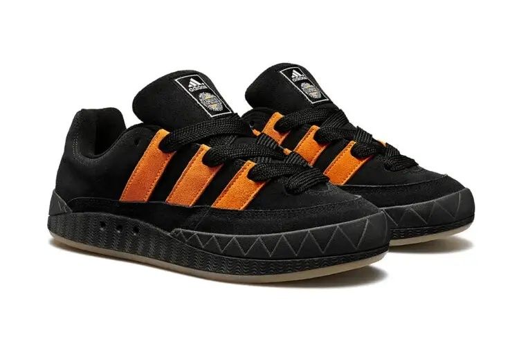 【スニダンで購入可】5/14発売 Jamal Smith × adidas Adimatic "Core Black/Orange Rush" 抽選/定価/販売店舗まとめ 2枚目