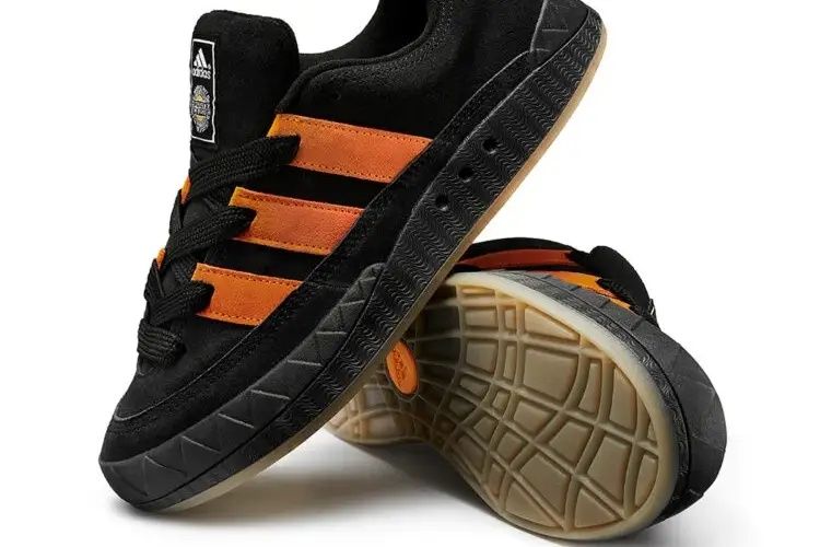 【スニダンで購入可】5/14発売 Jamal Smith × adidas Adimatic "Core Black/Orange Rush" 抽選/定価/販売店舗まとめ 4枚目