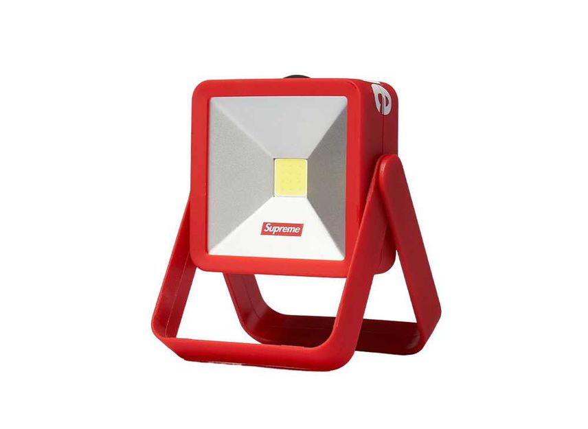 低価格で大人気の Supreme Magnetic Kickstand Light Red