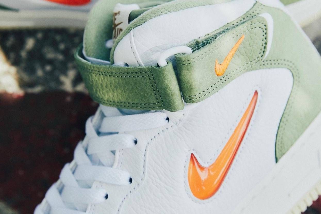 【スニダンで購入可】5/19発売 Nike Air Force 1 Mid QS "Olive Green and Total Orange" 抽選/定価/販売店舗まとめ 2枚目