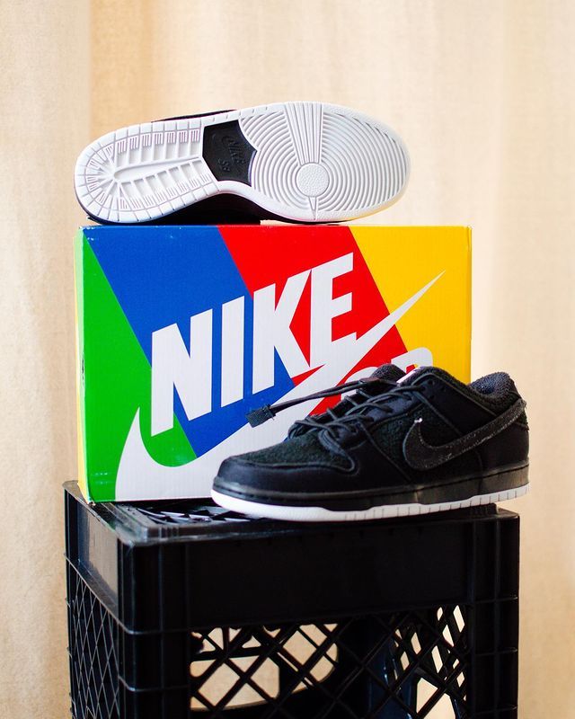 【スニダンで購入可】5/24発売 Gnarhunters × Nike SB Dunk Low "Black/White" 抽選/定価/販売店舗まとめ 2枚目