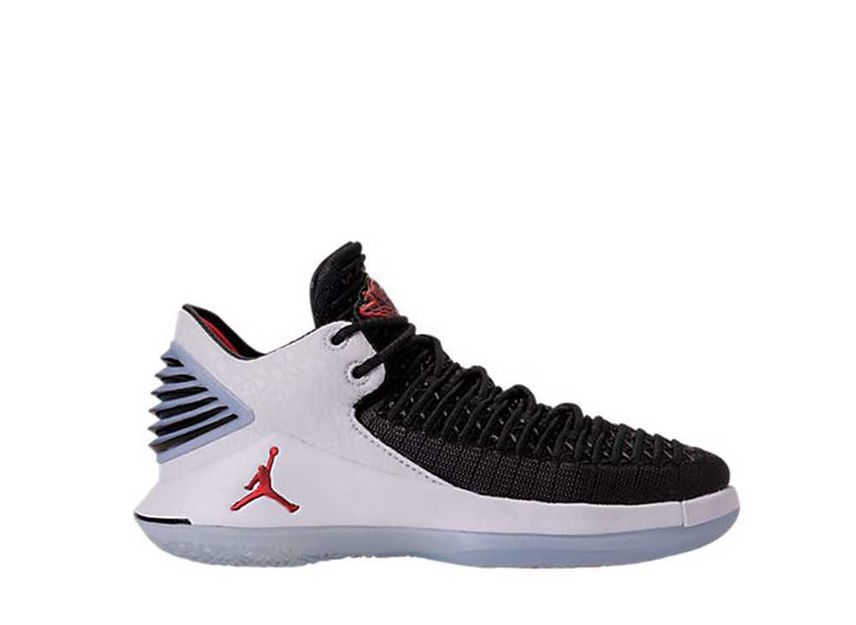 Jordan hot sale xxxii low