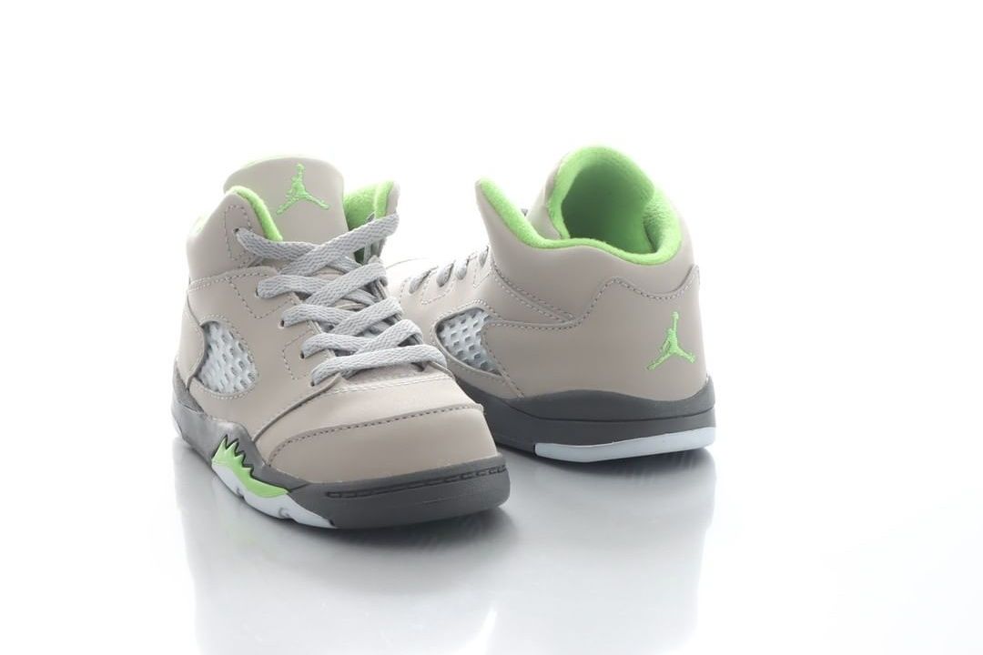 【スニダンで購入可】5/28・5/30発売 Nike Air Jordan 5 "Green Bean" (2022) 抽選/定価/販売店舗まとめ 5枚目