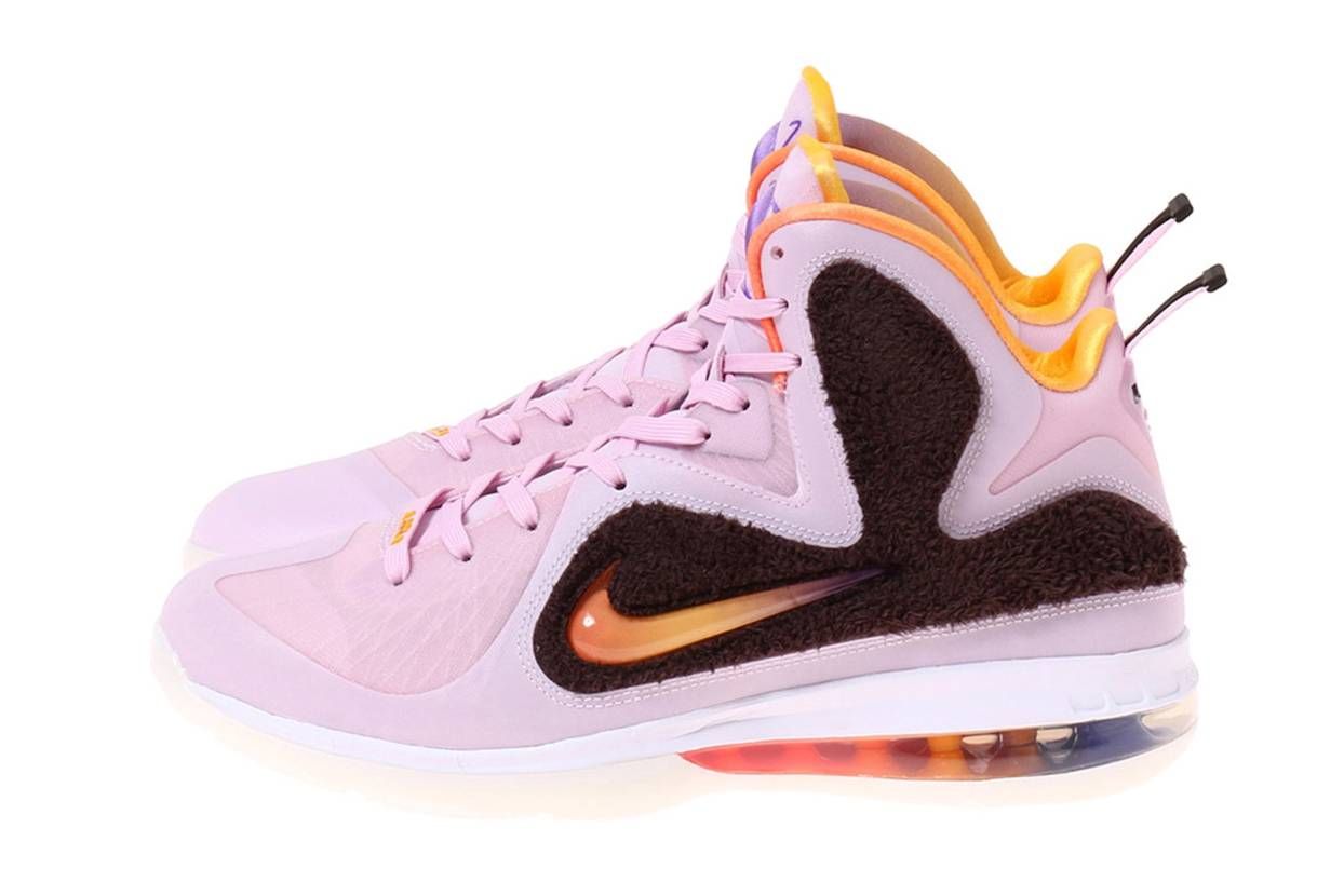 【スニダンで購入可】5/26発売 Nike LeBron 9 "Regal Pink" 抽選/定価/販売店舗まとめ 3枚目