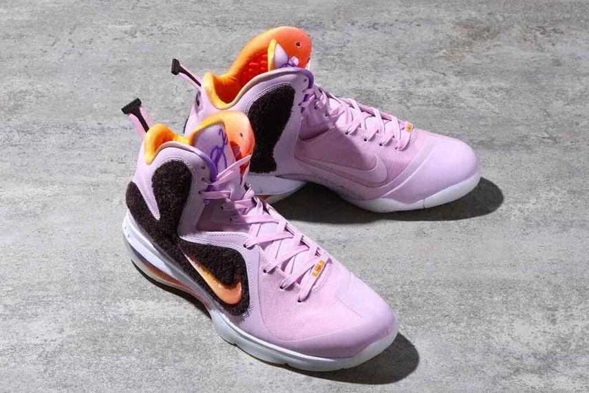 【スニダンで購入可】5/26発売 Nike LeBron 9 "Regal Pink" 抽選/定価/販売店舗まとめ