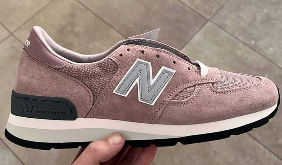 【スニダンで購入可】6/18発売 KITH × New Balance 990V1 "Dusty Rose" 抽選/定価/販売店舗まとめ 3枚目