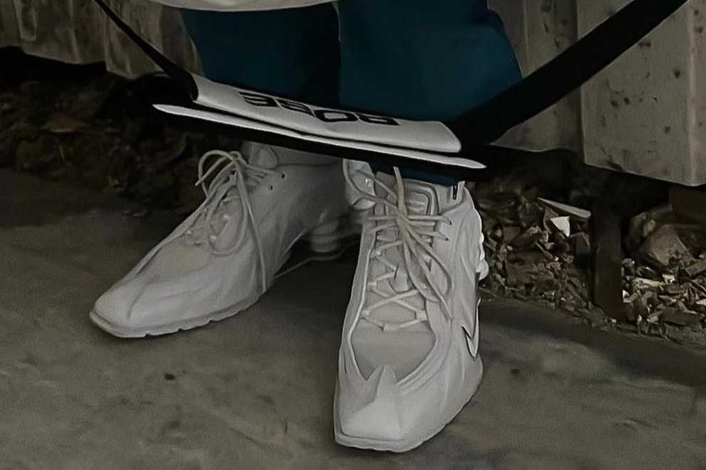 【スニダンで購入可】7/14発売 Martine Rose × Nike Shox MR4 2colors 抽選/定価/販売店舗まとめ 9枚目