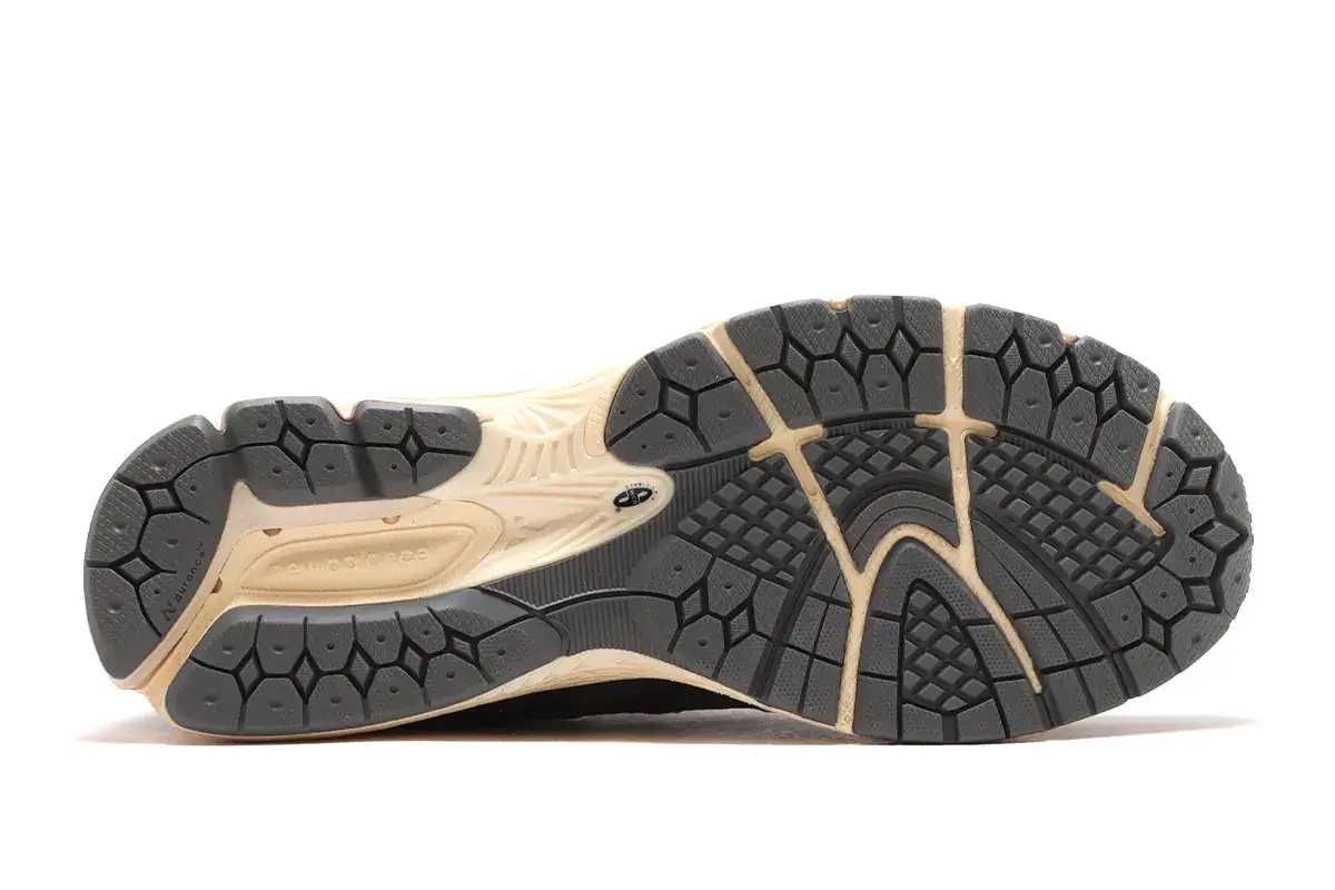 【スニダンで購入可】6/24発売 New Balance 2002R "Phantom" 抽選/定価/販売店舗まとめ 5枚目