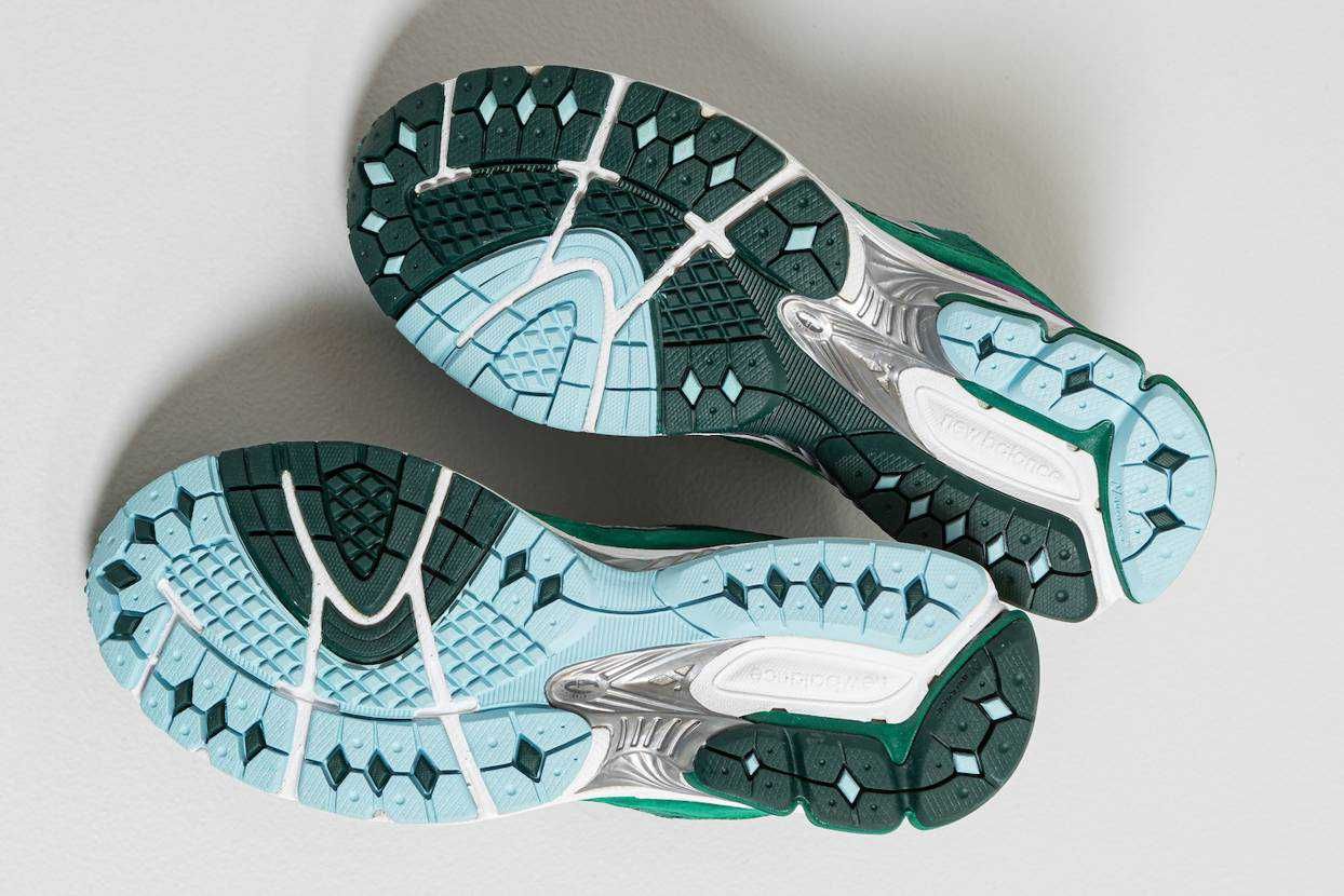 【スニダンで購入可】7/16発売 Up There × New Balance 2002R "Backyard Legends"  抽選/定価/販売店舗まとめ 5枚目