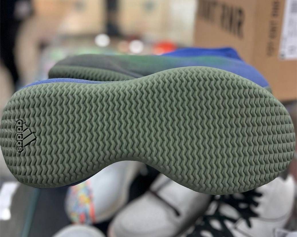 【リーク】adidas YEEZY Knit Runner "Faded Azure" 抽選/定価/販売店舗まとめ 5枚目