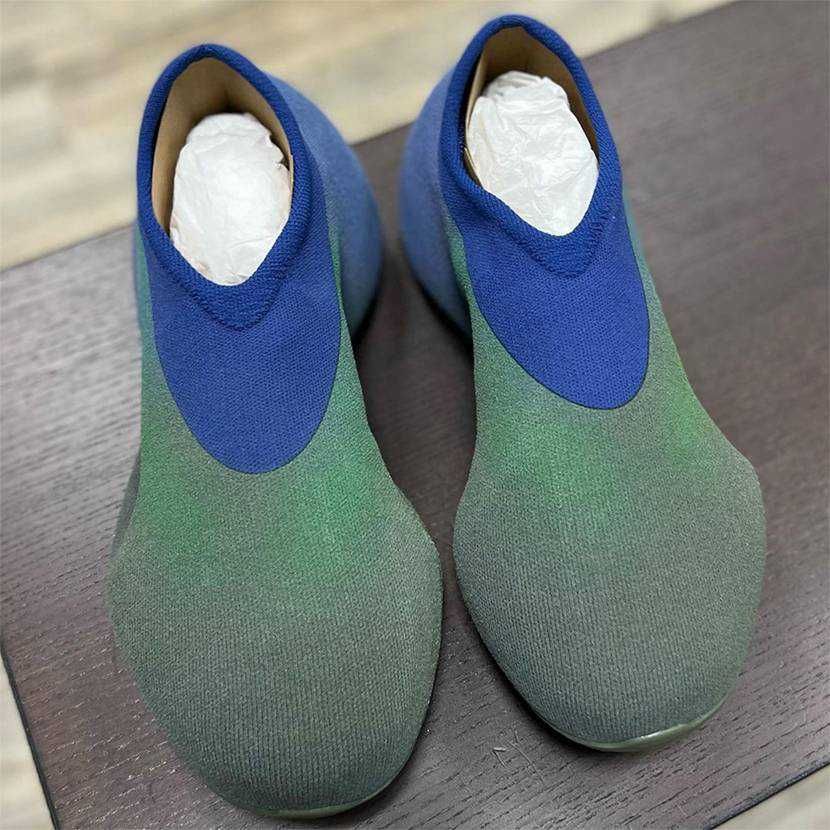 【リーク】adidas YEEZY Knit Runner "Faded Azure" 抽選/定価/販売店舗まとめ 3枚目