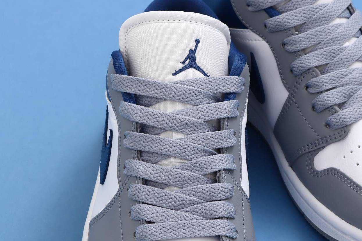 【スニダンで購入可】7/11発売 Nike WMNS Air Jordan 1 Low "Grey and Blue" 抽選/定価/販売店舗まとめ 2枚目