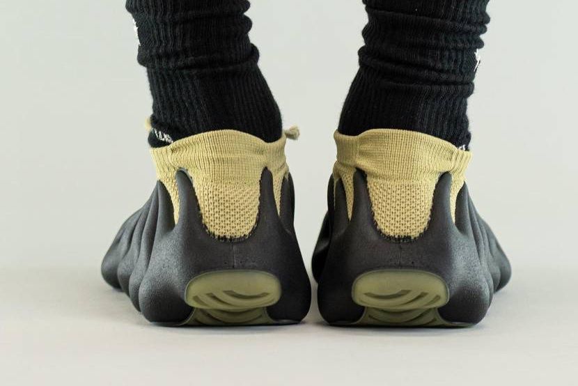 【リーク】adidas YEEZY 450 "Black Resin" 抽選/定価/販売店舗まとめ 6枚目