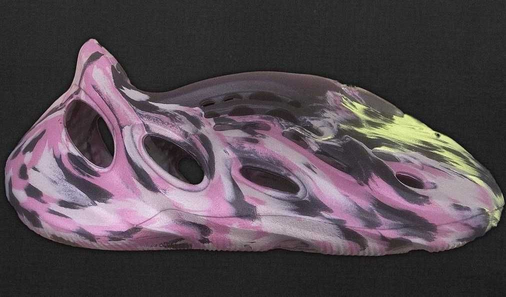 【リーク】adidas YEEZY Foam Runner "MX Carbon" 抽選/定価/販売店舗まとめ 2枚目