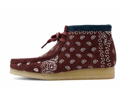 END. × Clarks originals Oxford Flowers Wallabee Boot