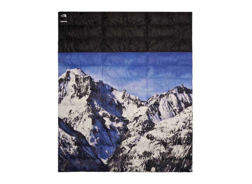 Supreme north face blanket size best sale