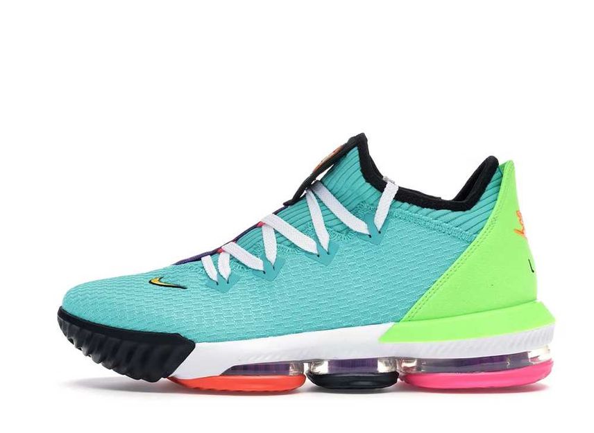 ナイキ レブロン16 ロー "エアマックストレーナー2"