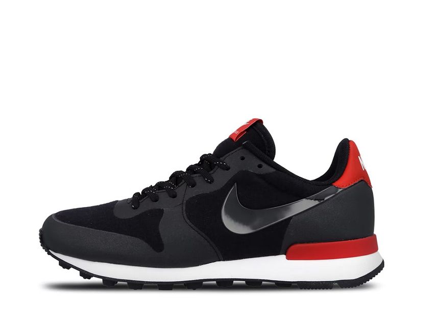Nike 2025 womens internationalist