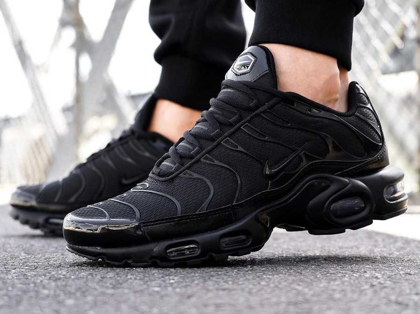 誠実 NIKE AIRMAX PLUS エアマックスプラス トリプルブラック - 通販