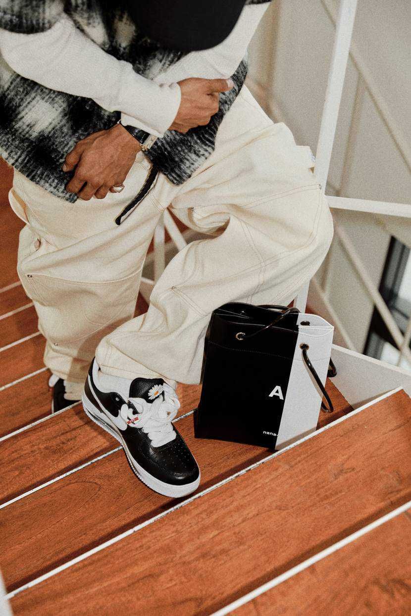 スニーカーダンク エクスクルーシブ × ナナナナ A4 