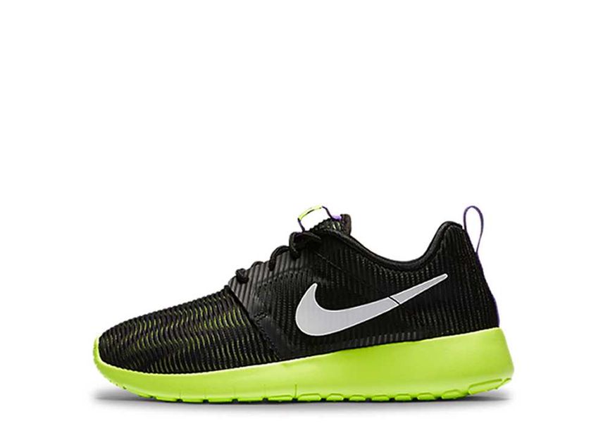 Nike roshe run black top and green
