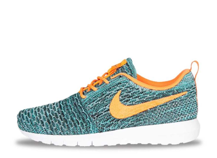 Jade to black clearance nike roshe one