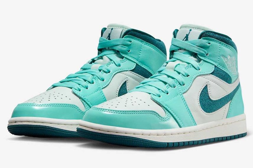 Nike Women's Air Jordan 1 Mid SE Nike Women's Air Jordan 1 Mid SE