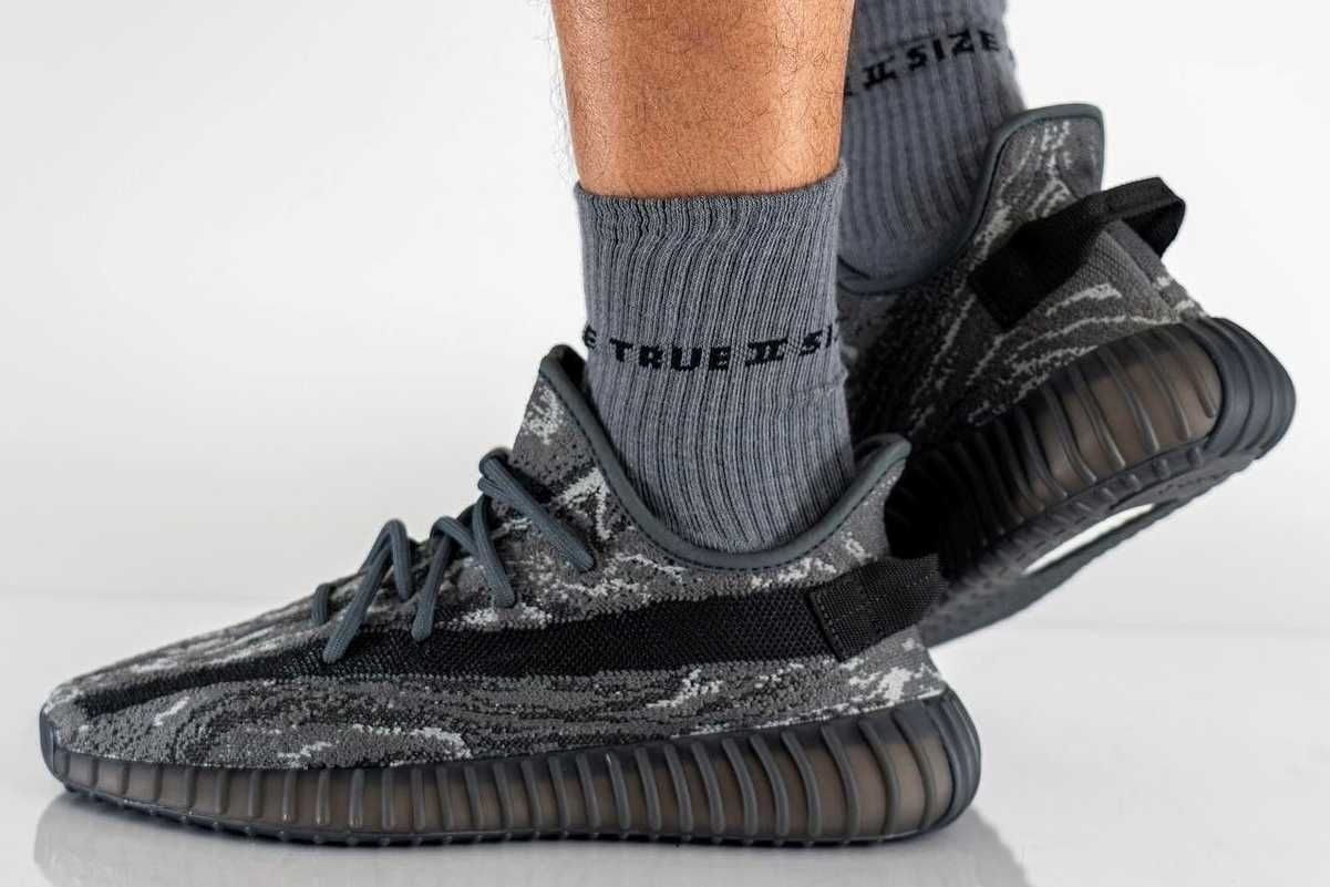 8/28発売｜adidas YEEZY Boost 350 V2 Dark Salt｜抽選/販売/定価情報 | スニーカーダンク