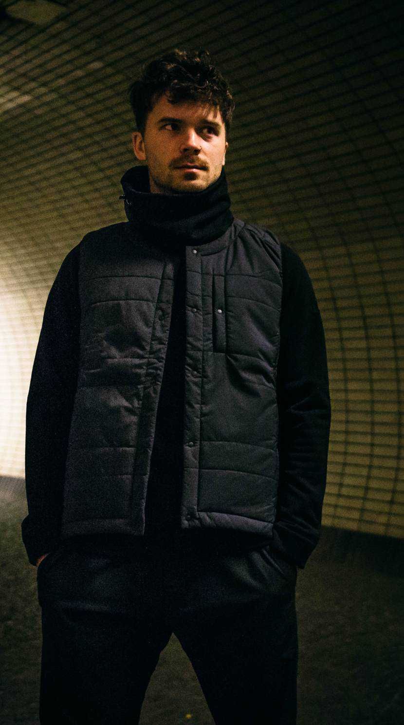 Poutnik The Urban Traveler by Tilak