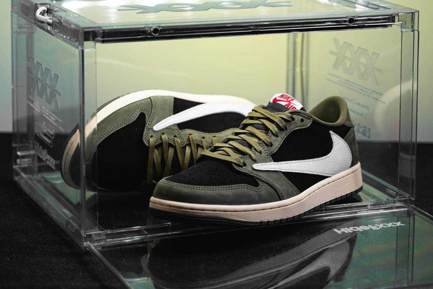 Travis Scott × Nike Air Jordan 1 Low Travis Scott × Nike Air Jordan 1 Low