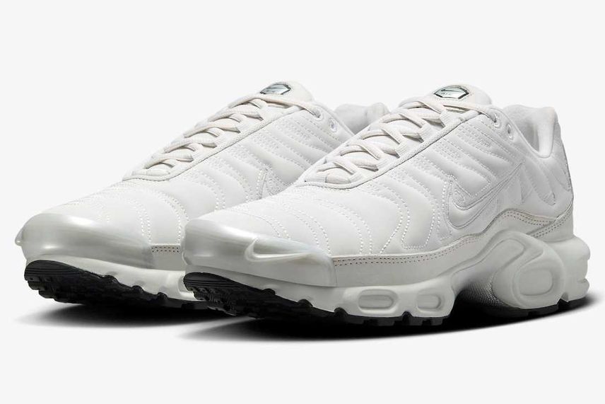 Nike Women s Air Max Plus Platinum Tint