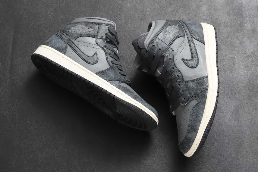 Nike Women's Air Jordan 1 Mid SE Nike Women's Air Jordan 1 Mid SE