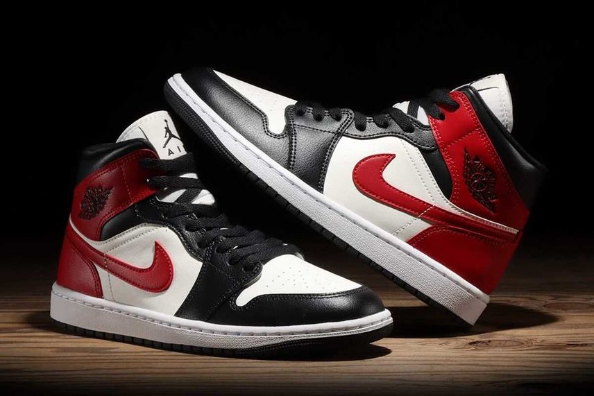 Nike Women's Air Jordan 1 Mid Nike Women's Air Jordan 1 Mid