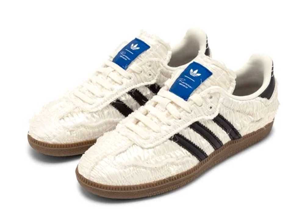 レヴェリー バイ キャロライン フウ × アディダスオリジナルス ウィメンズ サンバ シルク アッパー "ホワイト"