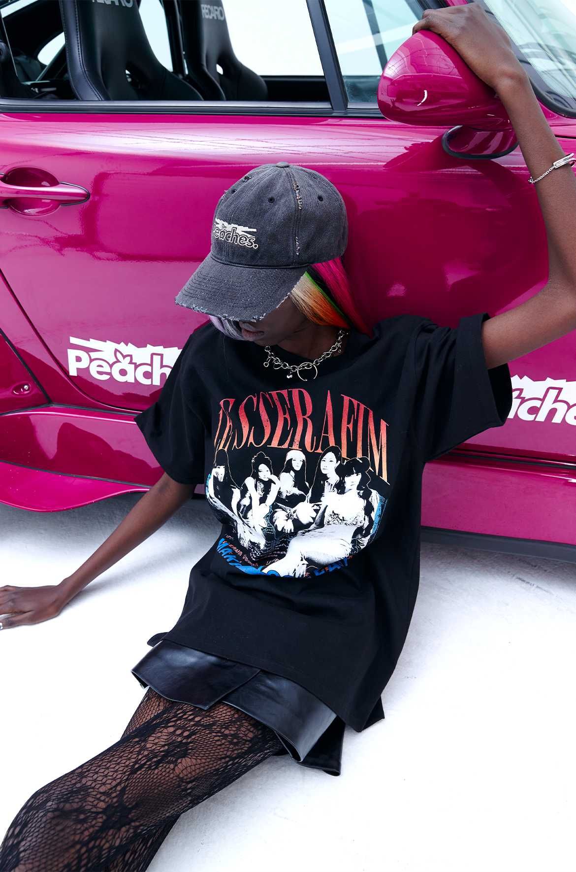 LE SSERAFIM ポップアップ Peaches Tシャツ ルセラフィム L LE SSERAFIM ポップアップ Peaches Tシャツ ルセラフィム L