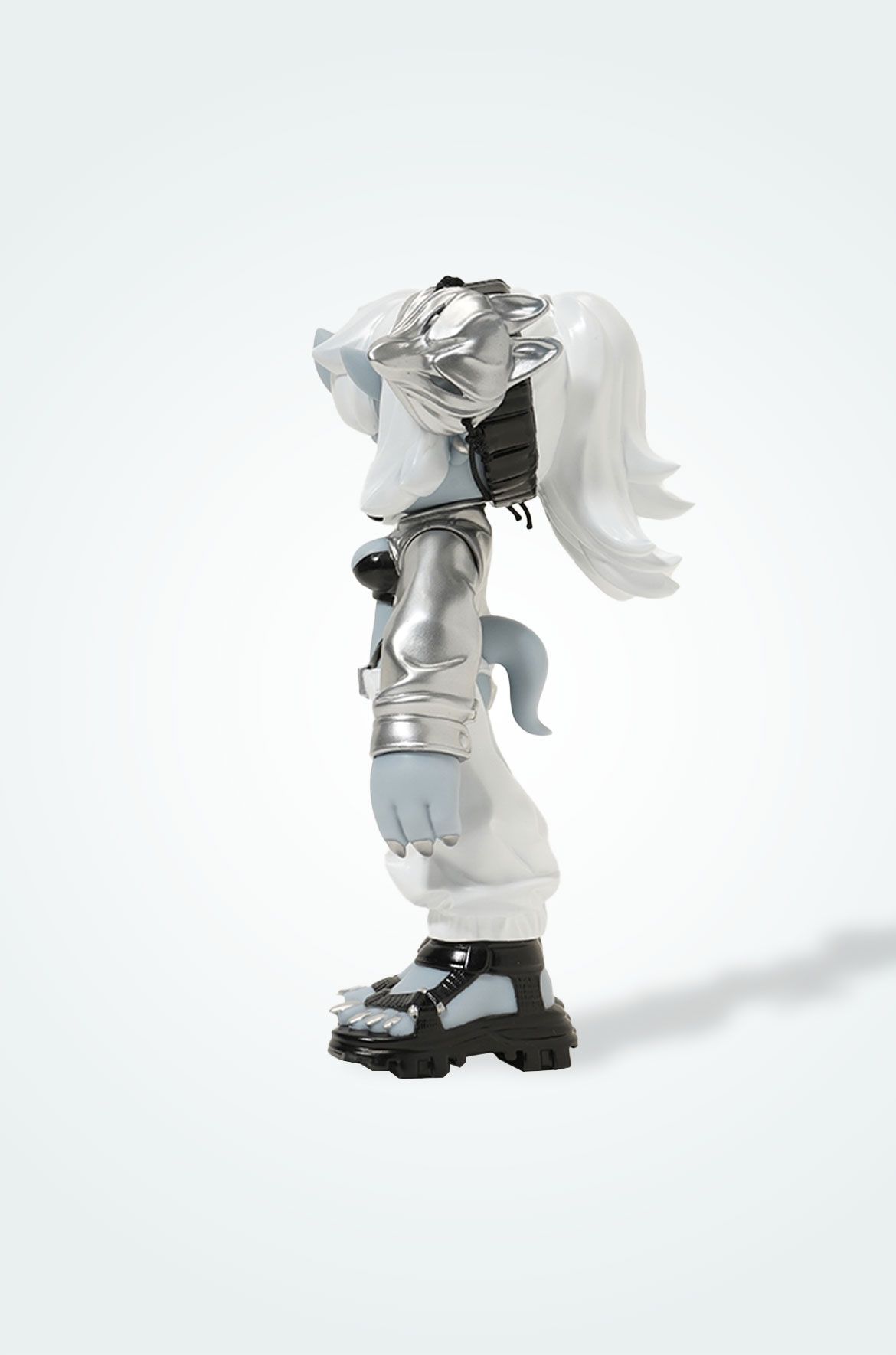 エムダッシュ x スニーカーダンク ソフビトイメタリック 