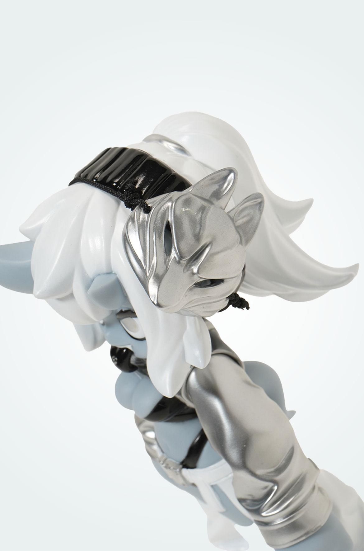 エムダッシュ x スニーカーダンク ソフビトイメタリック 