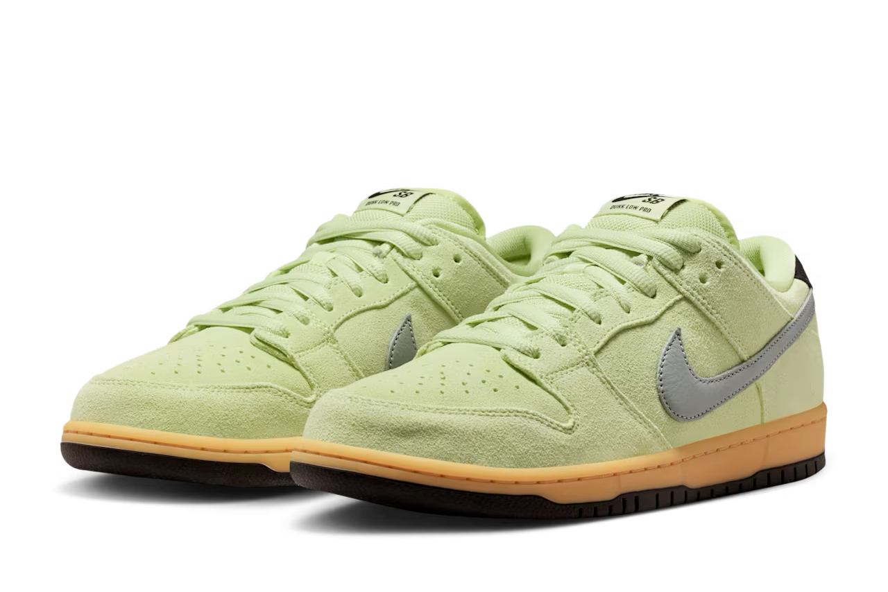 ナイキ SB ダンク ロー プロ ライトリキッドライム/ブラック 正面画像