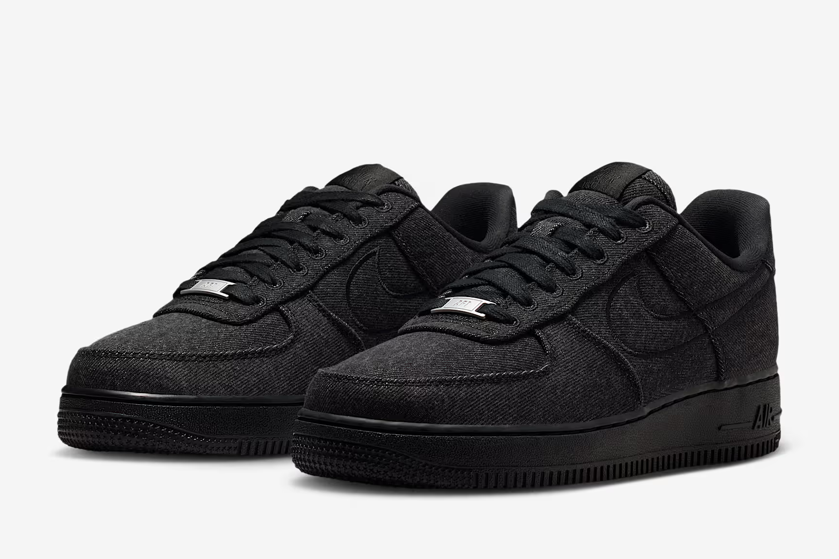 【週末限定価格‼︎】Nike Air Force 1 ブラックスニーカー 海外限定 NIKE WMNS AIR FORCE 1 '07 LX BLACK SILVER ナイキ