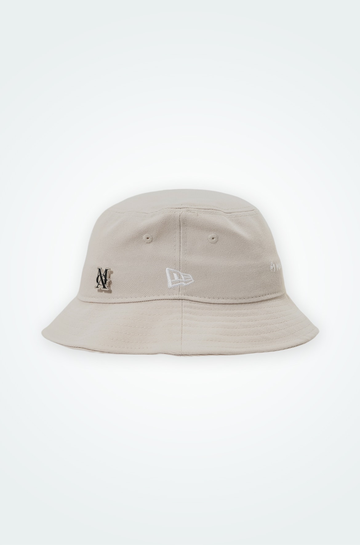 ミセスxスニダン ニューエラBUCKET01 MGA LOGO HAT ベージュ ミセスグリーンアップル ニューエラ バケット01 MGAロゴハット