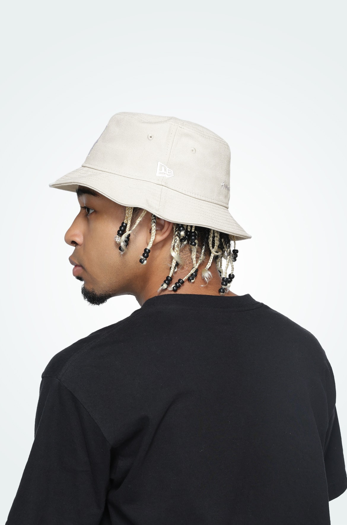 ミセス×スニダン　バケットハット　ホワイト Mrs. GREEN APPLE×スニダン】NEW ERA®とのコラボレーション、ベース