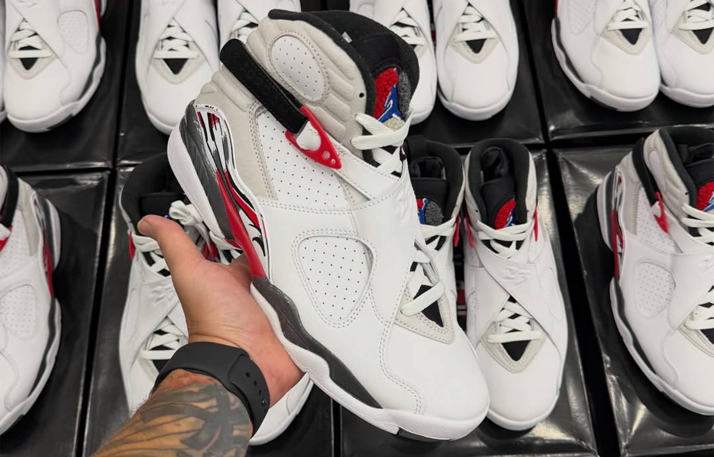 最新リーク|Nike Air Jordan 8 OG "Bugs Bunny" (2025)|抽選/販売/定価情報