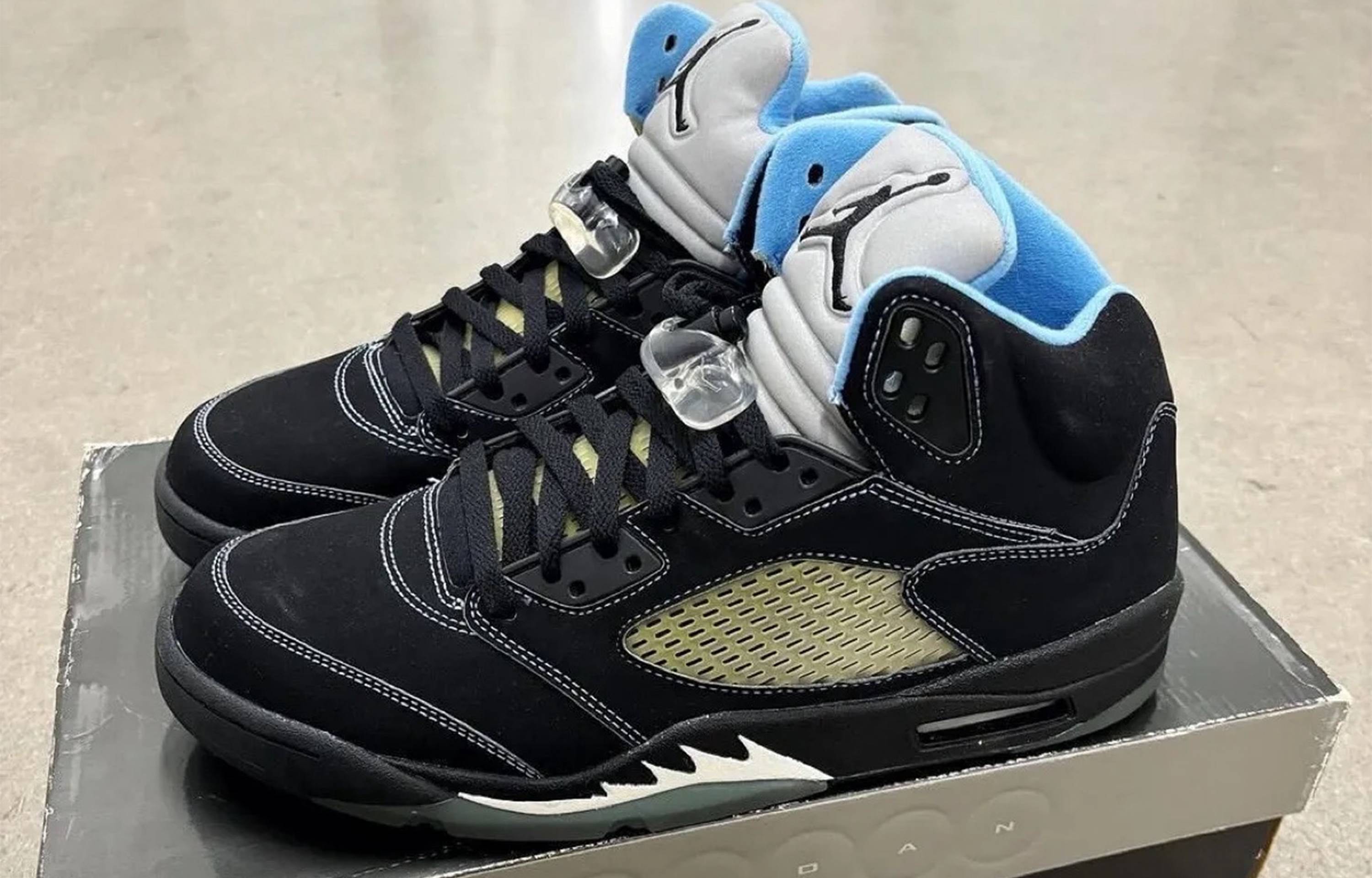 最新リーク｜Nike Air Jordan 5 Retro "Black/University Blue" (2026)｜抽選/販売/定価情報
