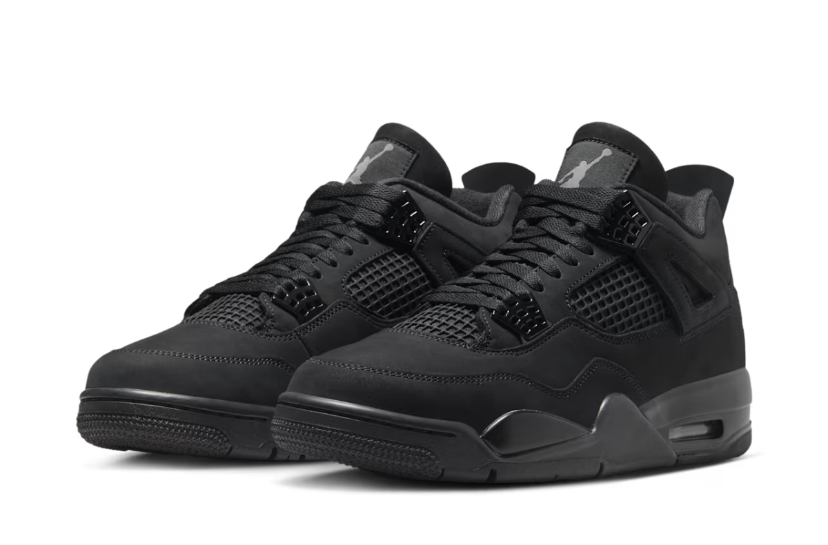 ナイキ エアジョーダン4 ブラックキャット 正面画像