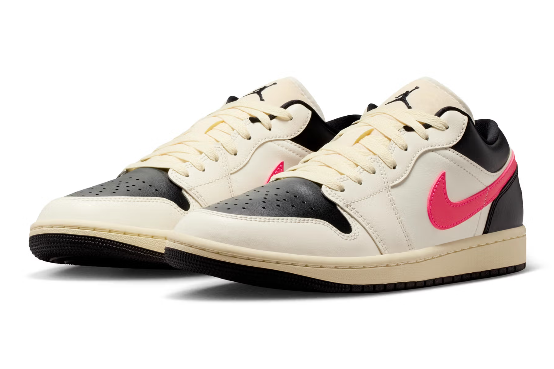 ナイキ エアジョーダン1 ロー ペールアイボリー/レーサーピンク 正面画像